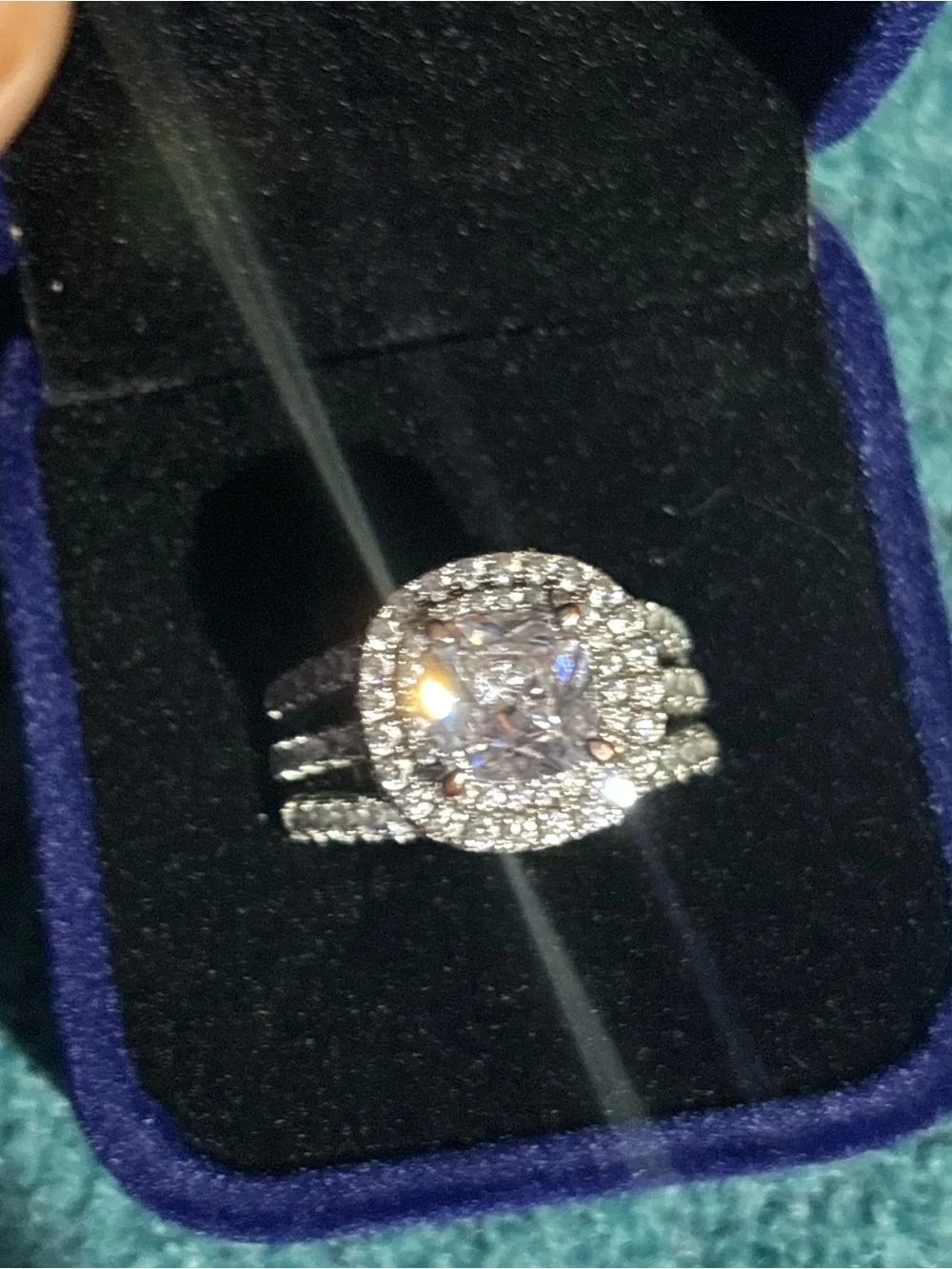 NWT Beautiful cubic zirconia ring in Silver-tone setting, dazzling, size 9